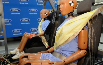 ford-inflatable-seat-belt