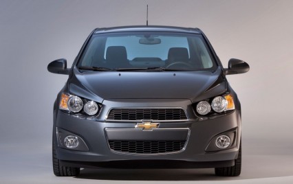 Chevrolet-Sonic-sedan-front-2012