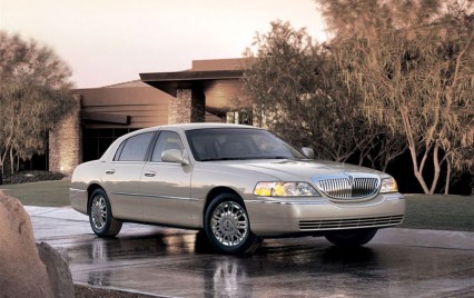 lincoln-town-car-2006