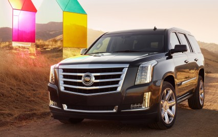 2015-Cadillac-Escalade-front-three-quarters-view